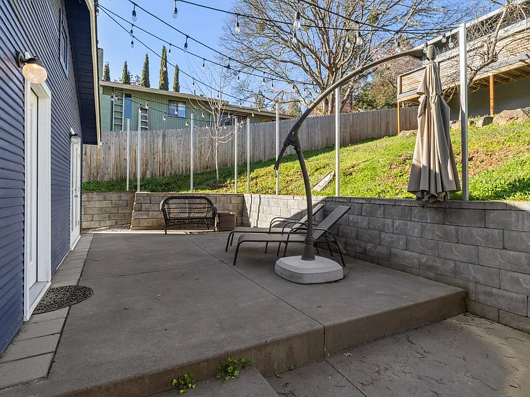 740 Sterling St — Photo 6