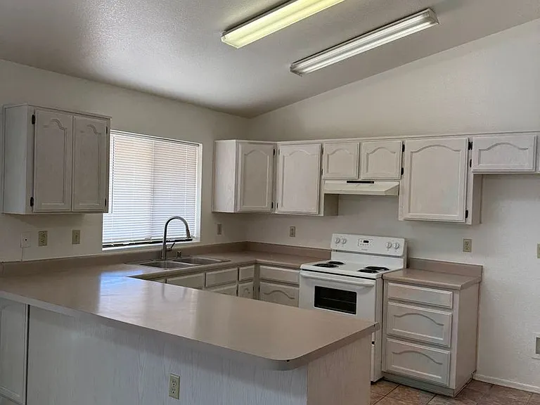 2791 W Redmond Dr — Photo 11