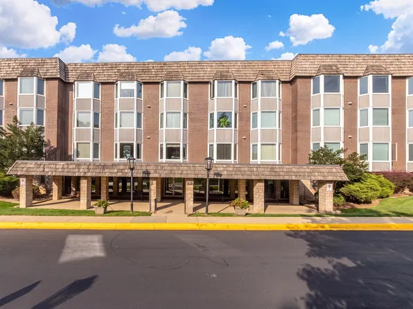 400 Ascot Dr APT 3E, Park Ridge, IL 60068