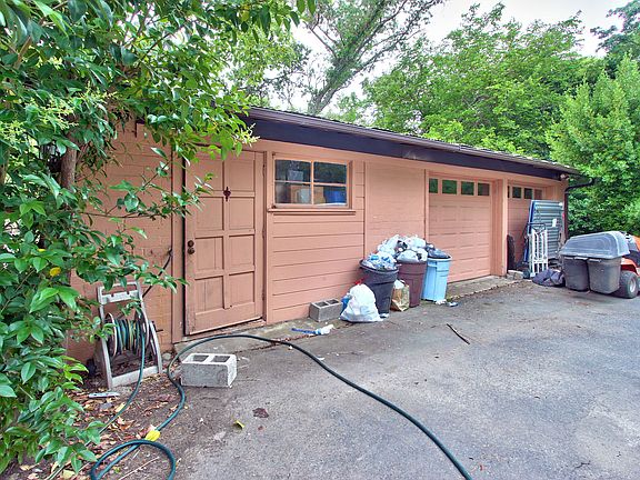 2nd image of 8838 Creek Oaks Ln