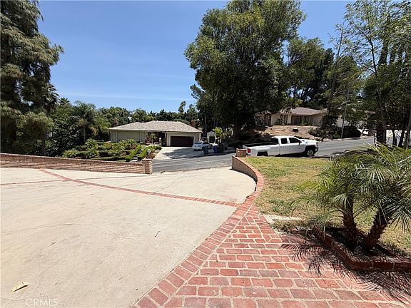 5th image of 12829 McLennan Ave