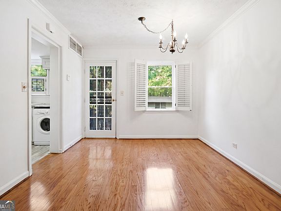 5th image of 276 Lakemoore Dr NE APT C