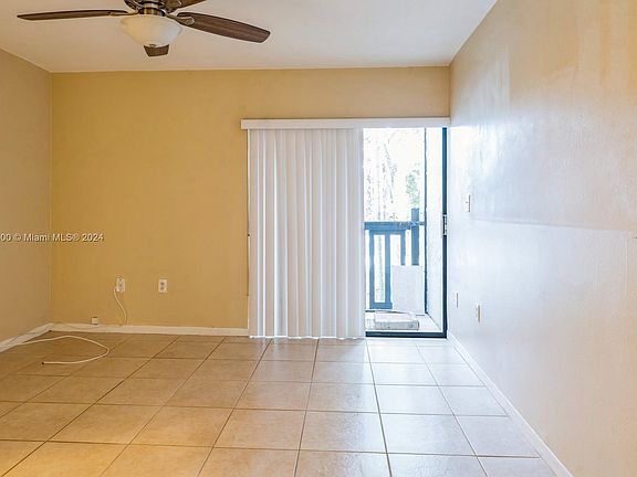 4th image of 1021 Mockingbird Ln APT 208
