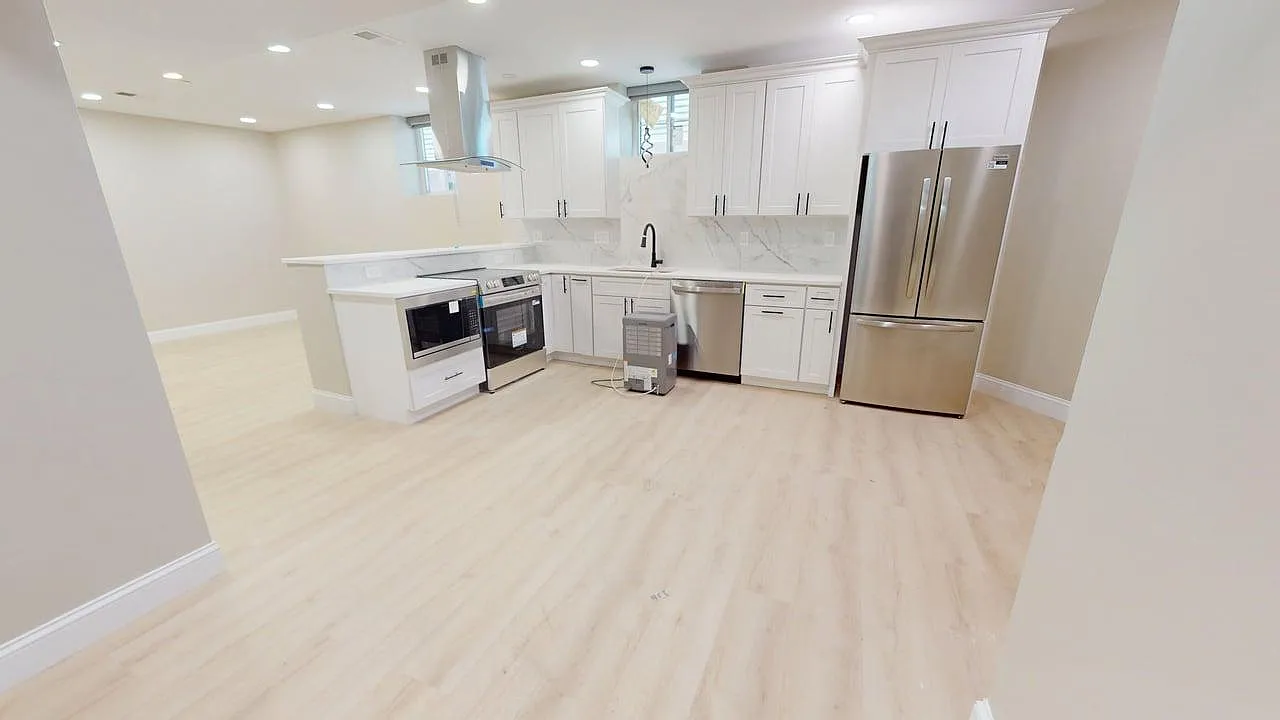 2 bed, 1000 sqft, $3,000 — Photo 4