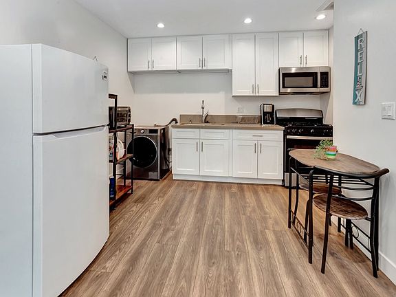 Kitchen with appliances