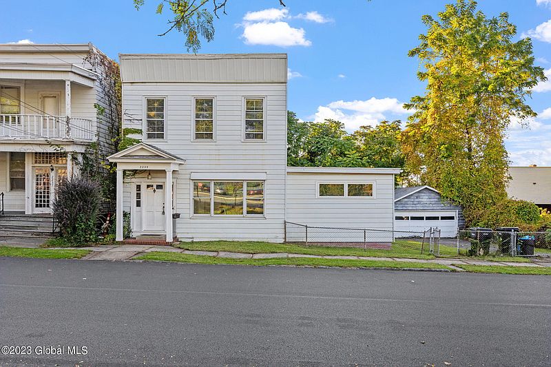 2nd image of 2239 16th Street