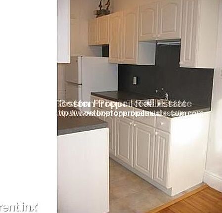 149 Park Dr. #33 Boston - Fenway Unit Photo 2