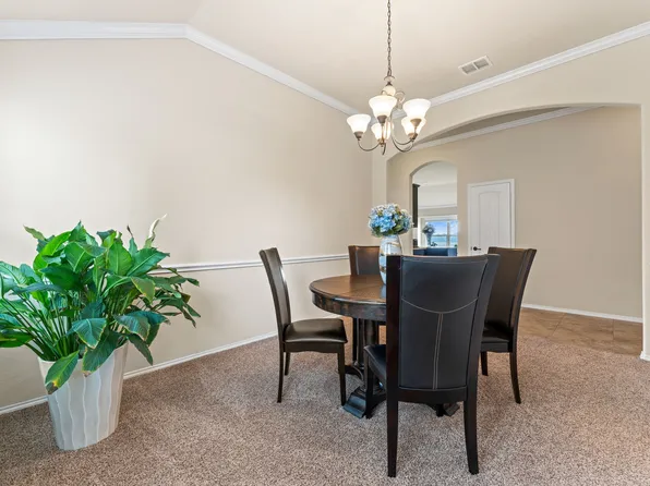 8400 Sioux Trl, Aubrey, TX 76227
