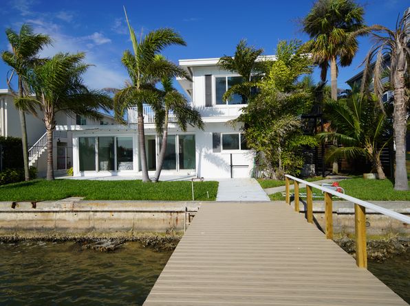 2411 Bay Blvd APT 2