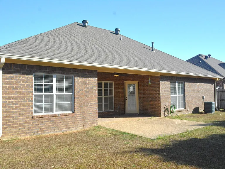 644 Huntington Dr — Photo 42