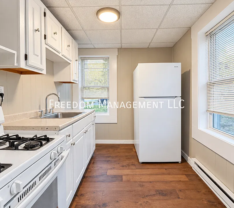 20 Main St #1E