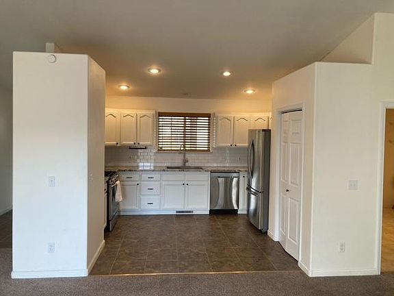 3rd image of 245 Mary Lou Ln