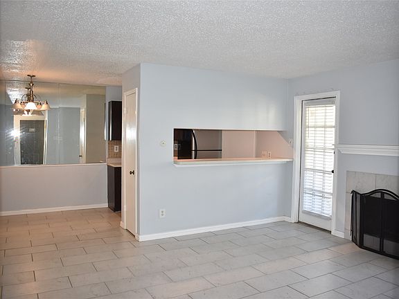 2nd image of 5981 Arapaho Rd APT 603