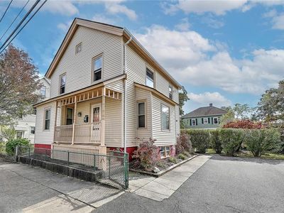 98 Fairview St, Providence, RI, 02908