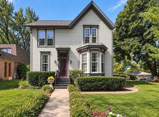638 S Hough St, Barrington, IL 60010