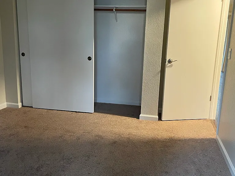 North Dutton Place Apartments — Photo 35