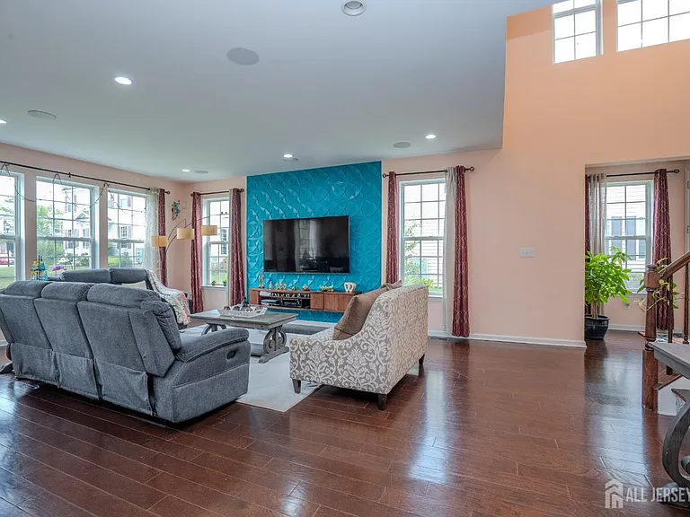 7 Jasmine Dr — Photo 4