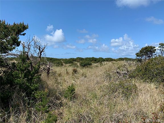 3rd image of 901 S Sand Dune Ave SW