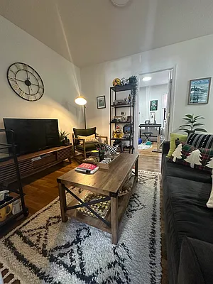 Rented by Bouklis Group | media 7