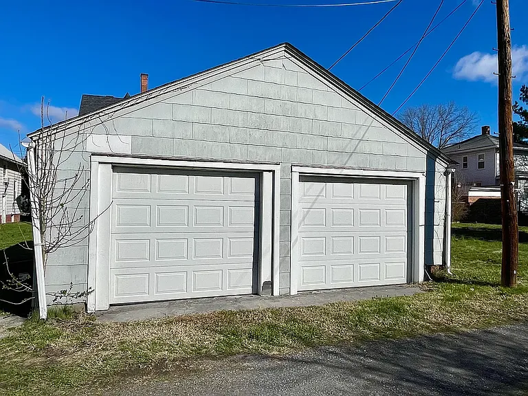 215 E Prospect St — Photo 5