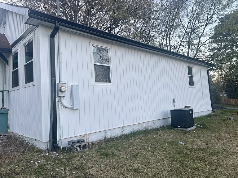 609 Ledford St — Photo 3