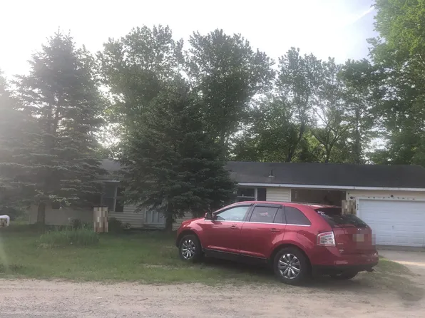 808 Robinson St, Roscommon, MI 48653
