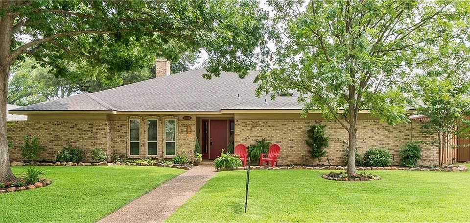 1st image of 2404 Honeysuckle Dr