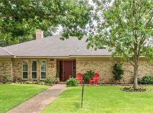 2404 Honeysuckle Dr, Richardson, TX 75082