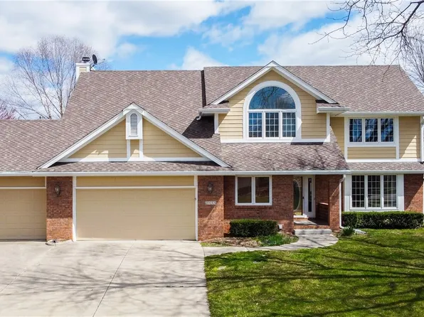 2133 NW 137th St, Clive, IA 50325