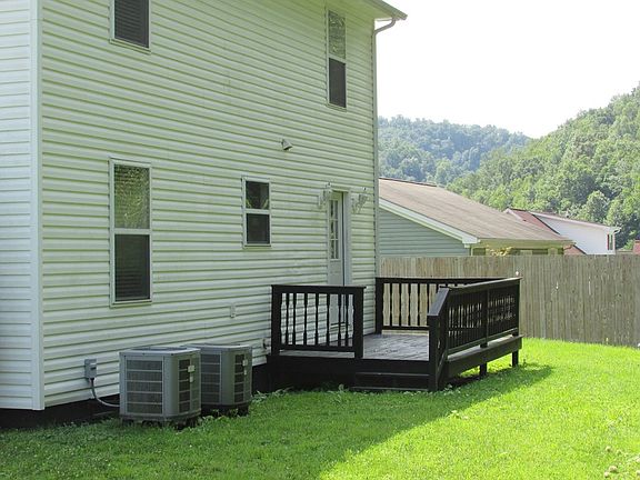 2nd image of 125 Stoney Brook Dr