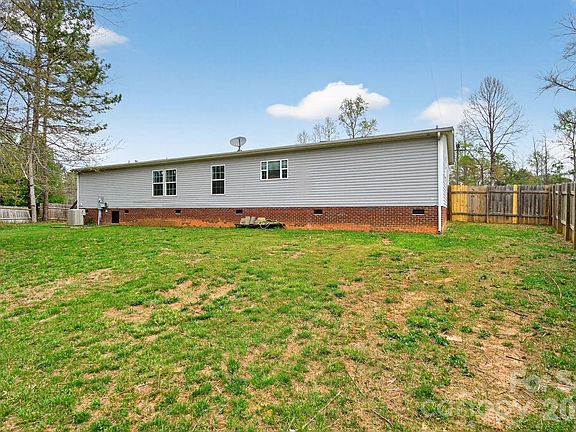 5th image of 922 Lavender Rd