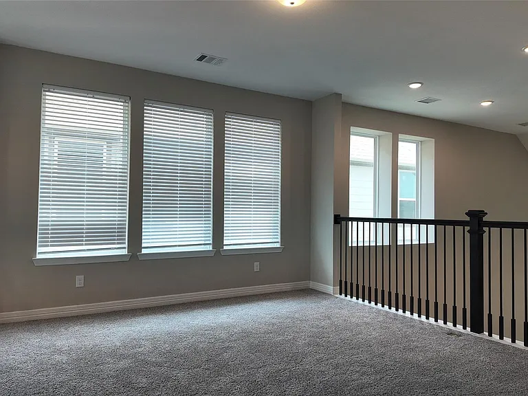 360 Mallorn Ln — Photo 22