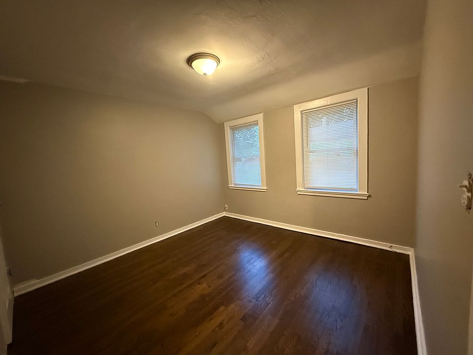 Bedroom #1