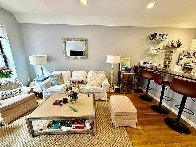 17 Thacher St #4 — Photo 3