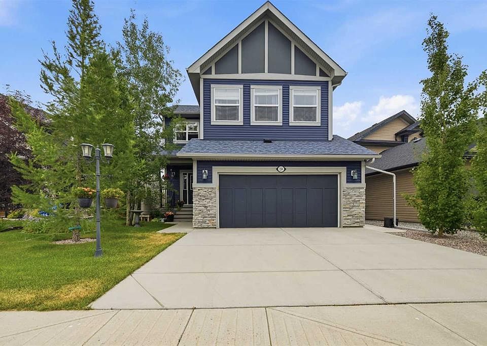 1st image of 224 W Kingston Way SE