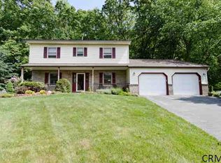 37 Huntington Pkwy, Ballston Lake, NY 12019