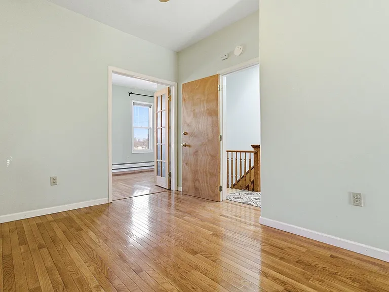 470 Mallory Ave #2 — Photo 13