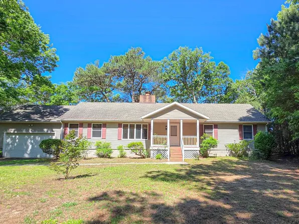 11362 Swan Dr, Machipongo, VA 23405