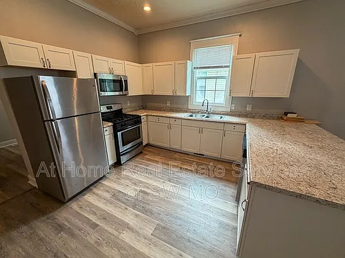 626 S New Ave Photo 1