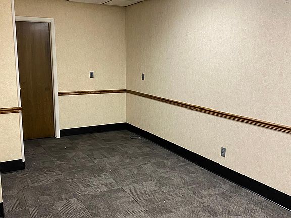 3rd image of 1089 Kinkead Ave #102-B