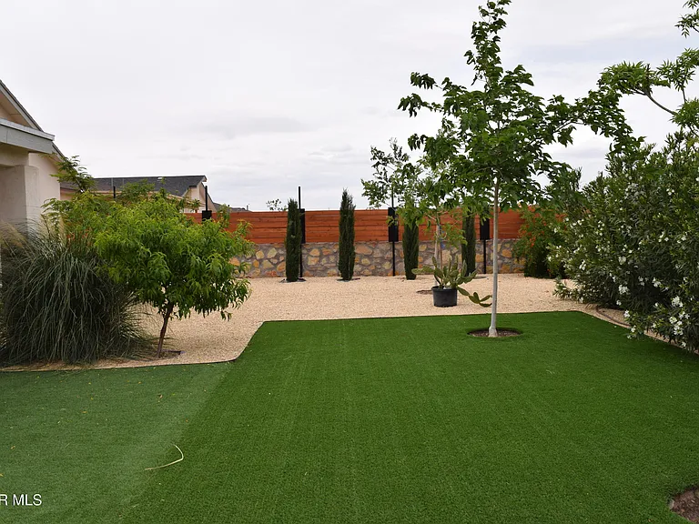 355 Sol Ct — Photo 43