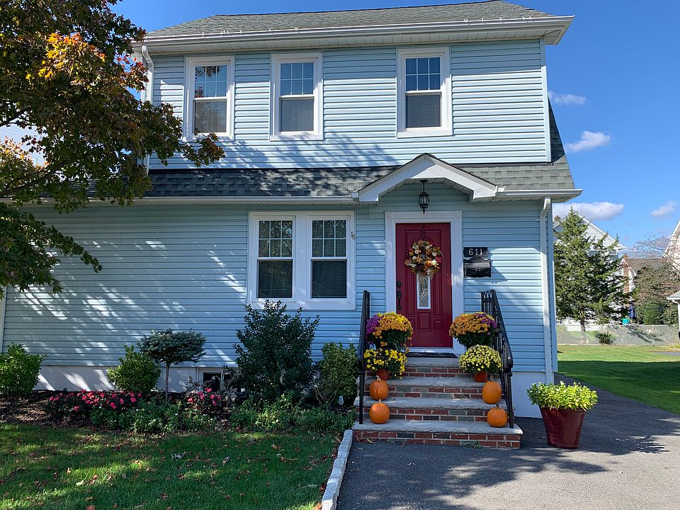 Open House
Sunday
12/8
