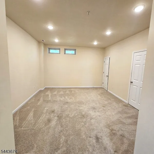 3 bed, 4.0 bath, 2100 sqft, $3,750 — Photo 3