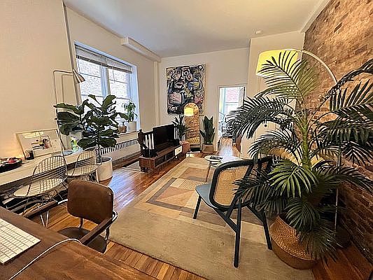 1st image of 206 E 17th St APT 1A