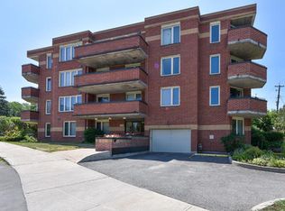 800 McKellar Ave #201, Ottawa, ON K2A2X5