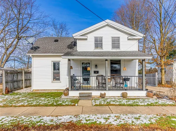 3889 Bradley St, Mogadore, OH 44260