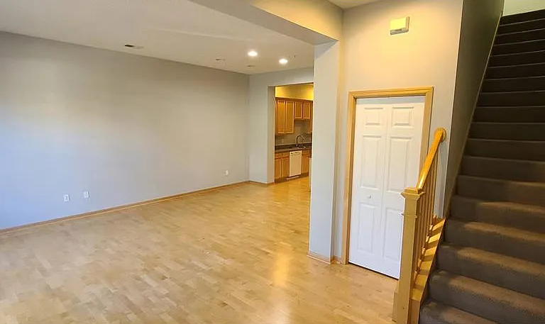 5920 Oxford St #15 — Photo 3