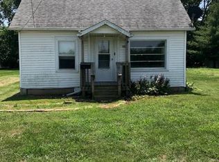 327 Walnut St, Carrollton, IL 62016
