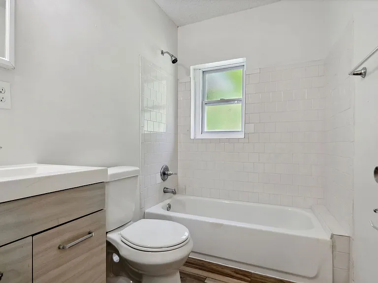 619 Oliver St NW #B — Photo 9