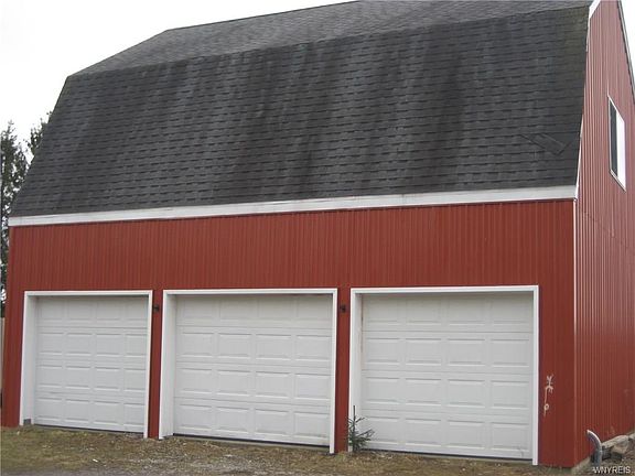 3rd image of 3381 Pleasant Ave